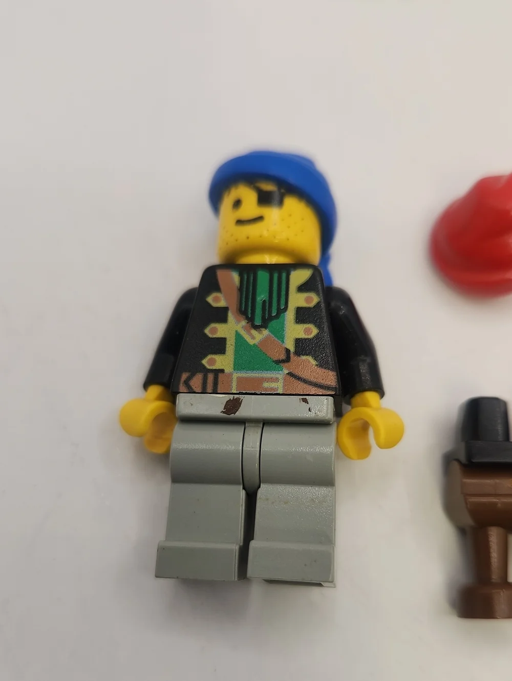 LEGO LOT OF 3 VINTAGE PIRATE MINIFIGURES SHIP CREW